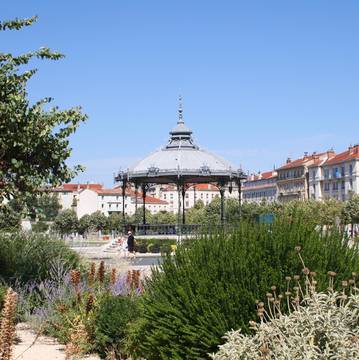 sortie en groupe kiosque peynet