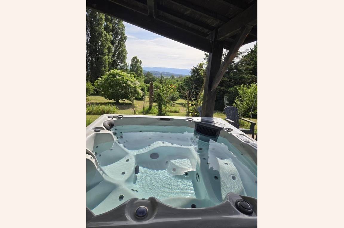 Le spa extérieur à votre usage  exclusif