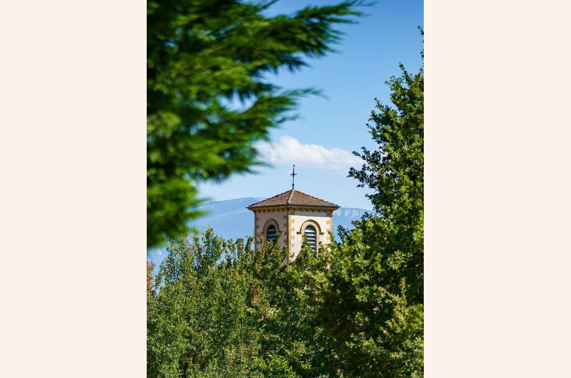Vue sur le clocher de l'église ST Martin