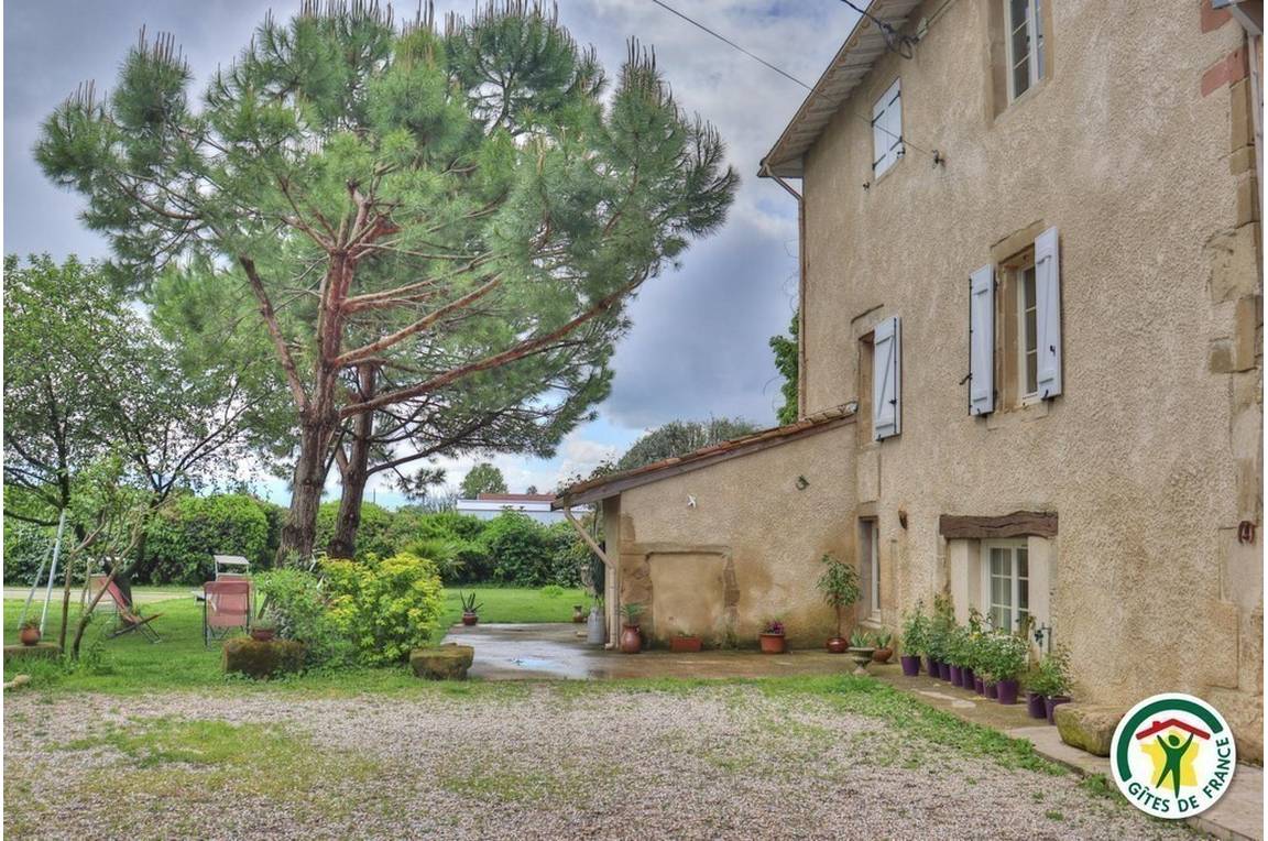 La chambre d'hôtes se trouve au rez de chaussée