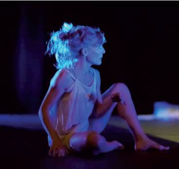 Solo de danse et théâtre : Eclosion avec Mélanie Martinet (dès 7 ans)