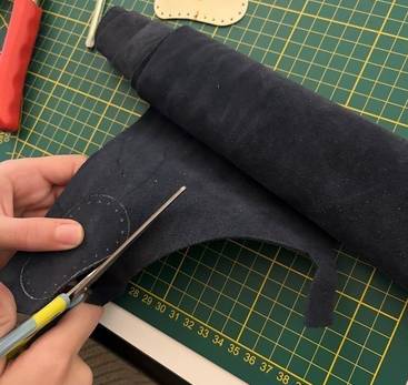 Visite-atelier en famille "Création de mini-chaussures"